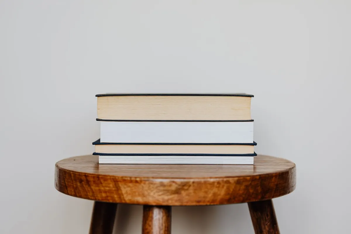 Nonfiction Blurb vs Fiction Blurb: Key Differences Explained